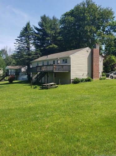 461 Wall St, Hebron CT  06248-1330 exterior