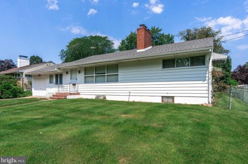 137 Glenview Dr, Trenton, NJ 08648-4406
