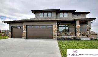 1714 197th St, Omaha, NE 68022-6404