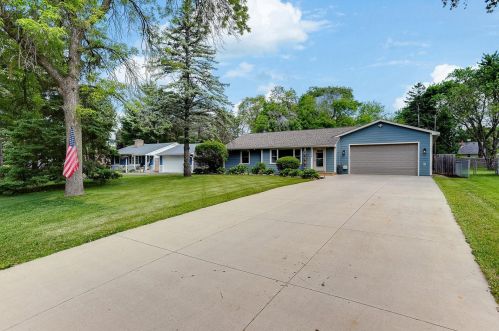 2095 Blomquist Ave, Saint Paul MN  55110-4701 exterior