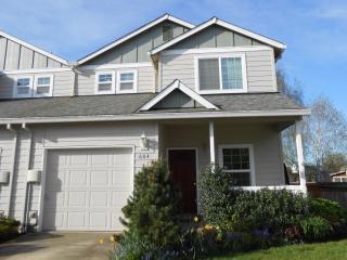 604 Hampton Ln, Newberg, OR 97132-1765