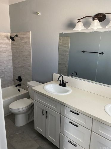 12924 Roselle Ave, Hawthorne CA  90250-5364 exterior