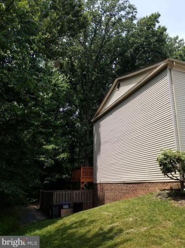 10332 Mockingbird Pond Ct, Springfield, VA 22015-3764