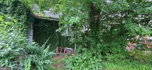 106 Ogg Ave, Somerdale, NJ 08083-2824