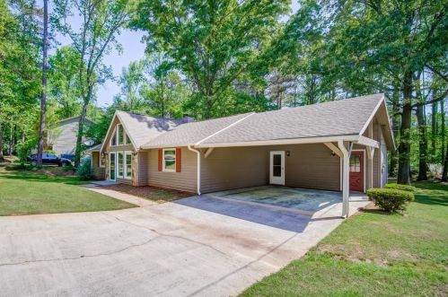 3987 Woodland Cir, Conyers GA  30013-3056 exterior