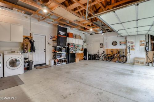 1267 Fitzgerald Rd, Simi Valley CA 93065-4480 exterior