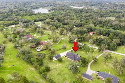 359 Westwood Rd, Angleton TX 77515-7468 exterior