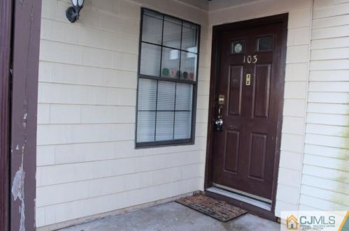 103 Woodbridge Commons Way, Iselin NJ  08830-3014 exterior