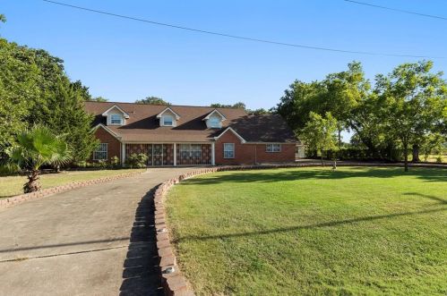940 Enon Ave, Fort Worth, TX 76140-3728