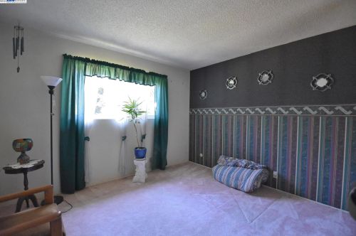 7861 Cranford Ln, Pleasanton, CA 94568-1608