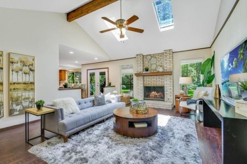 11012 Alhambra Dr, Austin TX  78759-5302 exterior