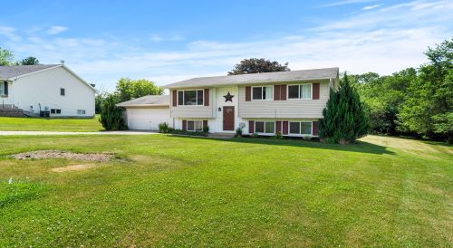 2756 Indian Heights Dr, Oregon, IL 61061-9249