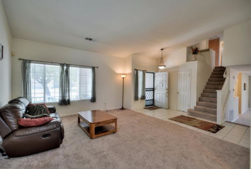 8831 Silverberry Ave, Elk Grove, CA 95624-1211