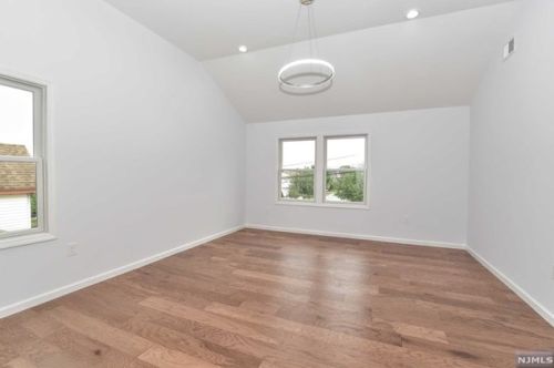 515 Anderson Ave, Wood-Ridge NJ  07075-2309 exterior