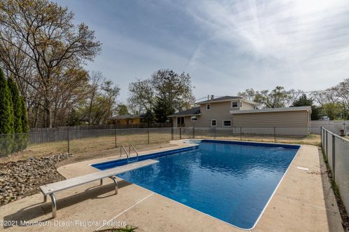 61 Western Dr, Wall Township NJ  07731-2727 exterior