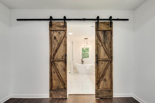 2705 Baker Rdg Dr, Atlanta GA  30318-7258 exterior