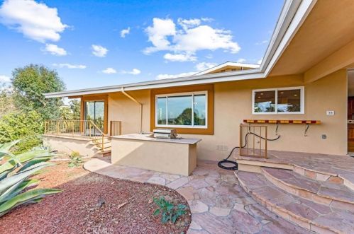 473 Country Hill Rd, Anaheim CA  92808-1353 exterior