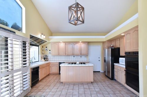 5451 Seneca Pl, Simi Valley CA 93063-2055 exterior