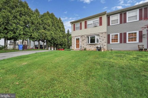 1040 Williamsburg Rd, Lancaster, PA 17603-7103