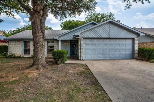 2917 Green Ridge St, Fort Worth, TX 76133-7245