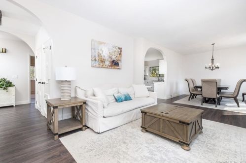 28 Bonita Dr, Huntington CT  06484-5106 exterior