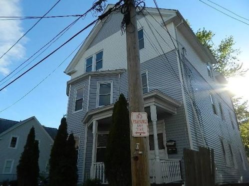 31 Ida St, Providence, RI 02909-5212