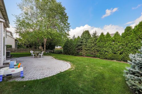 2772 Freeland Cir, Naperville IL  60564-5827 exterior