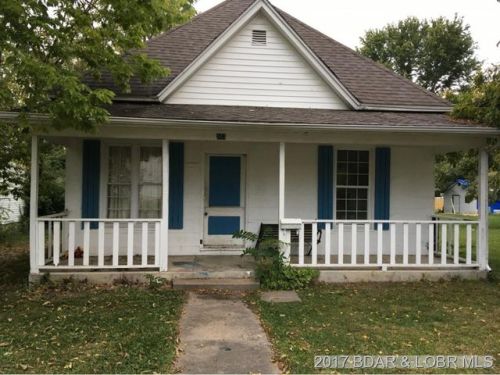 303 Leeds Ave, Eldon, MO 65026-1724