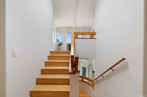 289 Owens Dr, Anaheim CA  92808-1327 exterior