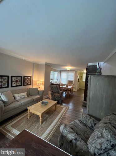 2843 Alder St, Philadelphia, PA 19148-4910
