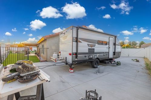 1858 Keaton Way, Lancaster CA  93536-6713 exterior