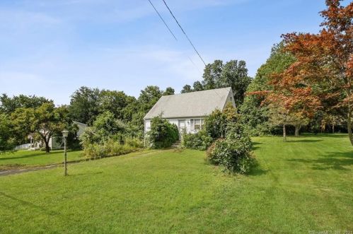 38 Woodland Dr, Durham, CT 06422-1512