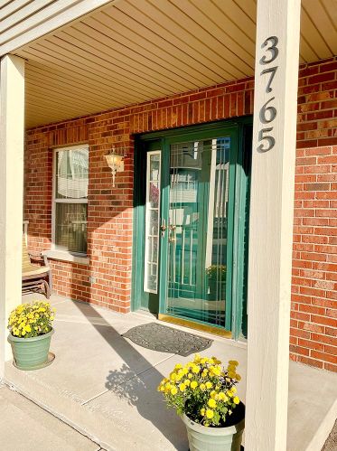 3765 Glen Dr, Chicago, IL 60803-1097