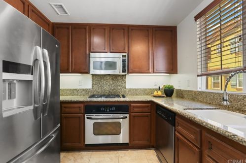 127 Danbrook, Irvine CA  92603-1024 exterior