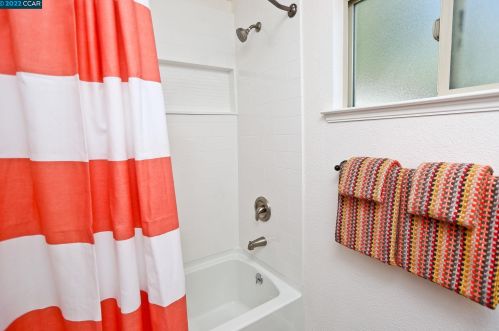 1294 New York Dr, Concord CA  94521-4617 exterior