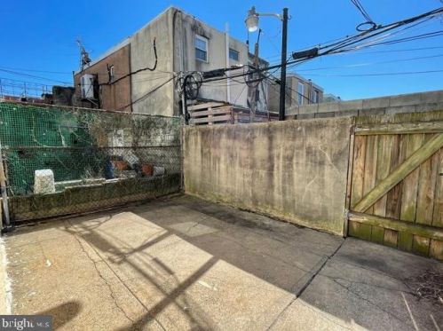 1322 Jackson St, Philadelphia PA  19148-2931 exterior