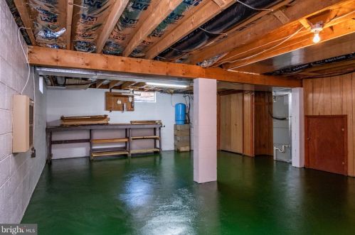 901 Enola Rd, Carlisle PA 17015-9548 exterior