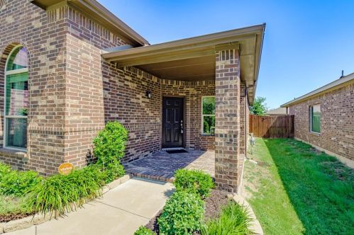 1821 Capulin Rd, Fort Worth TX  76131-1294 exterior