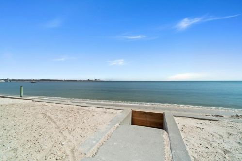 26 Atlantic St, Niantic, CT 06357-3119