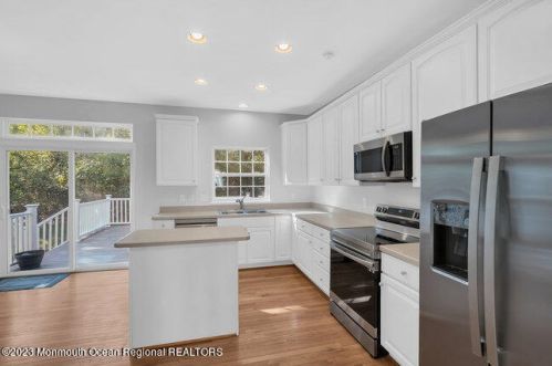 21 Foxmoor Ln, Berkeley Township, NJ 08721-1424