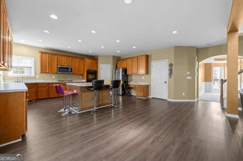 5625 Baffin Rd, Atlanta GA  30349-7050 exterior