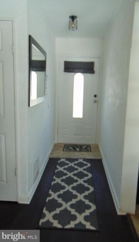 25 Endicott Rd, Trenton, NJ 08690-2144