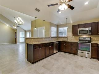 16719 Cleary Cir, Dallas TX  75248-1758 exterior