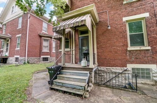 811 Academy Ave, Cincinnati OH  45205-1623 exterior