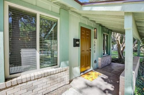 5010 Fort Clark Dr, Austin TX  78745-2436 exterior