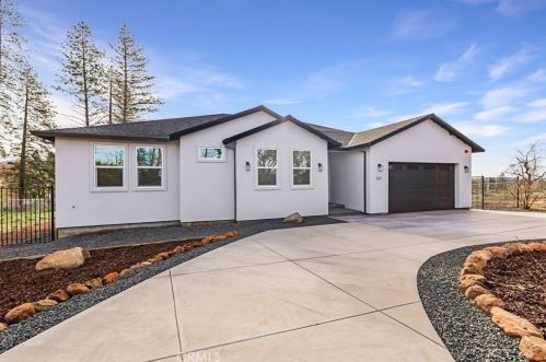 5446 Pentz Rd, Paradise, CA 95969-6635