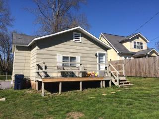 717 12th St, Chickamauga, GA 30707-1635