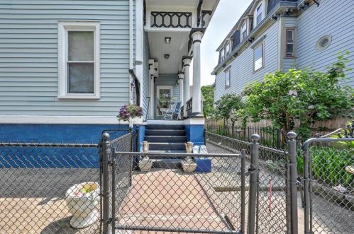 123 Almy St, Providence RI  02909-1501 exterior