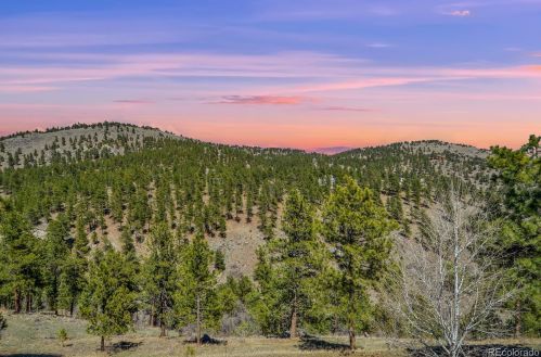 2408 Bitterroot Ln, Lakewood, CO 80401