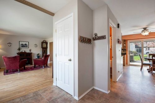 720 Kingsbridge Way, Buffalo Grove, IL 60089-1028